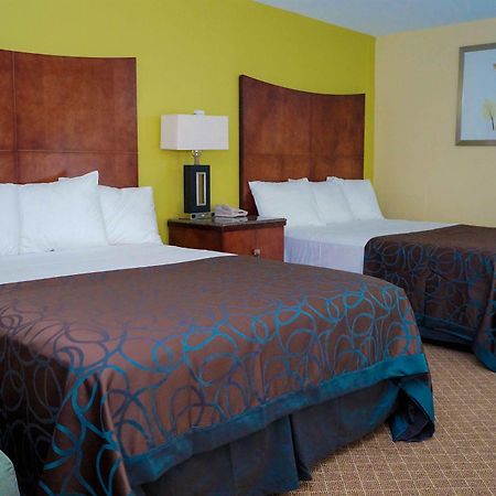 Sullivan Trail Inn & Suites Pocono Lake Екстер'єр фото