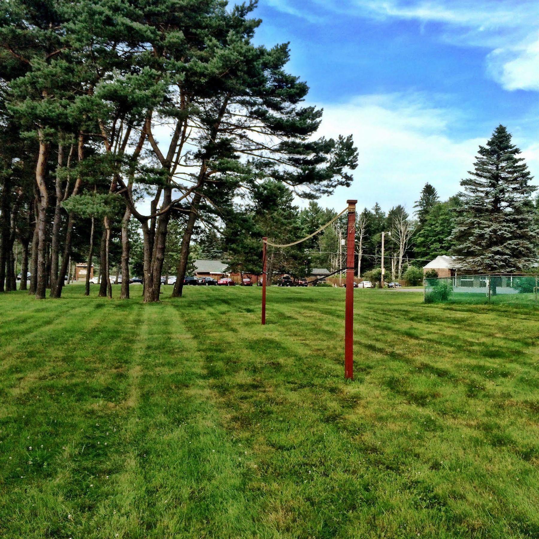 Sullivan Trail Inn & Suites Pocono Lake Екстер'єр фото